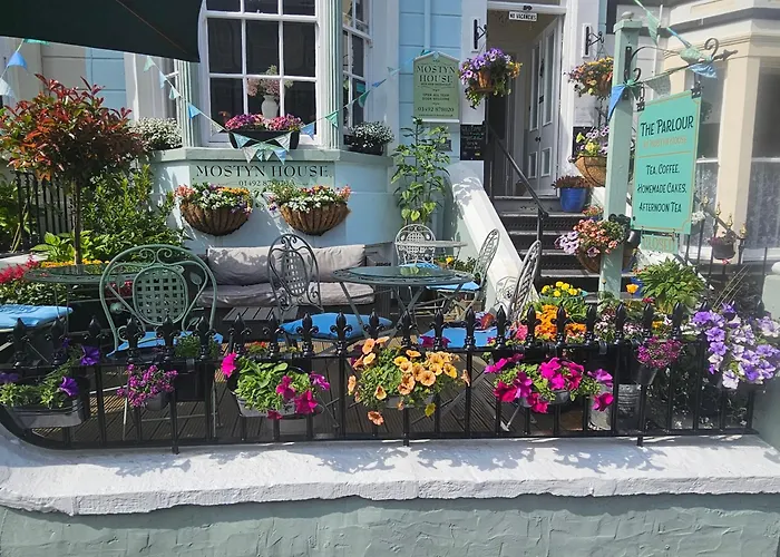 Cheap hotel: Mostyn House